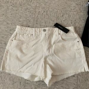 Lulus off white cut off shorts